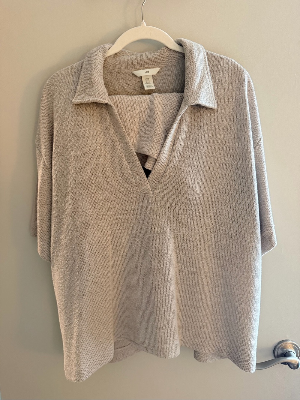 H&M Taupe Knit Collared V‑Neck Sweater & Shorts Set